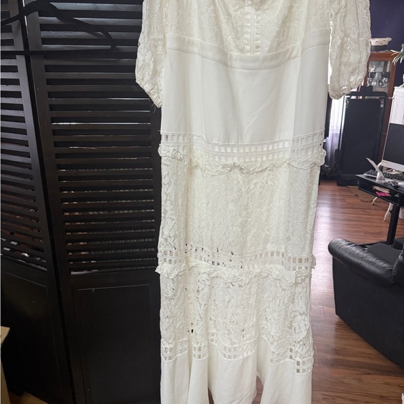Ebony Bea 3X white hollowed lace dress - Picture 13 of 14